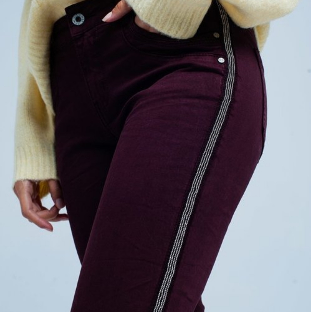 Q2 Bordeaux Jeans with Metal Ball Stripe